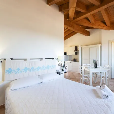 Apartamento Il Mirto Appartamenti, Ac E Wifi, Gallura